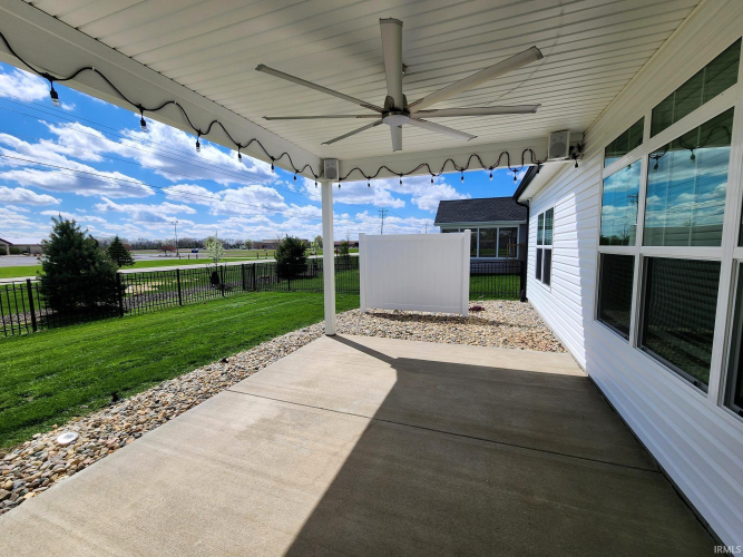 Listing Image 14