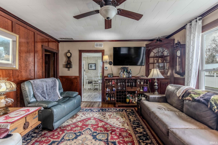 Listing Image 16