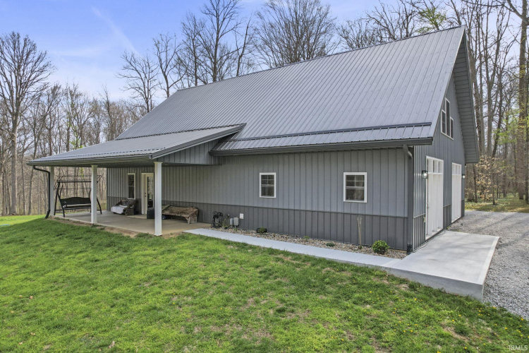 Listing Image 4