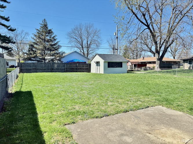 Listing Image 4