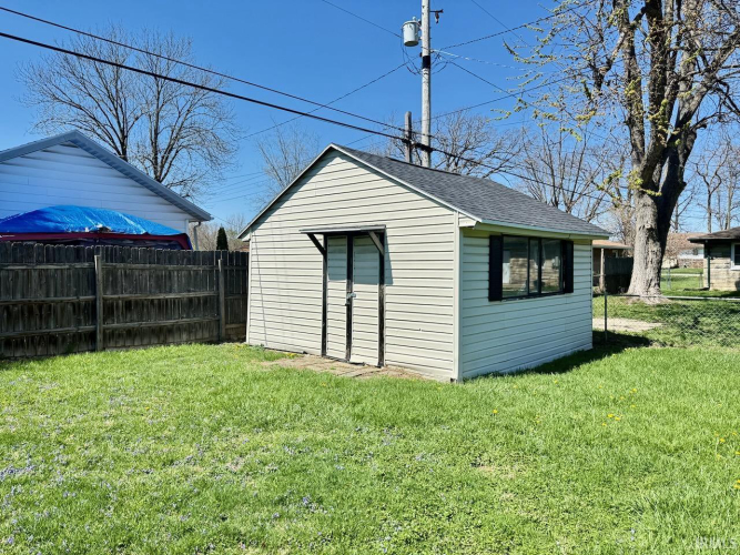 Listing Image 6