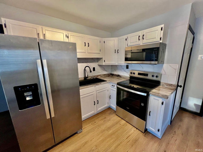 Listing Image 9