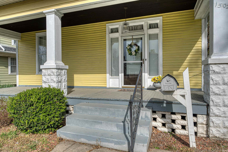 Listing Image 4