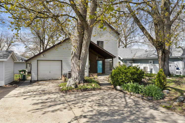 Listing Image 4