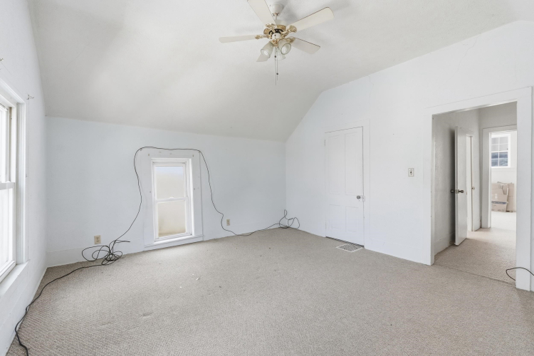 Listing Image 27
