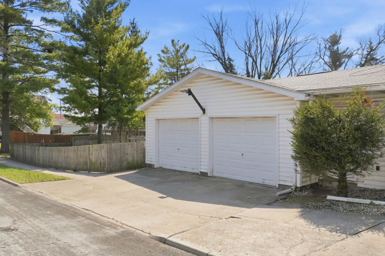 Listing Image 36