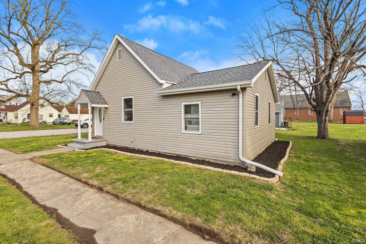 Listing Image 3