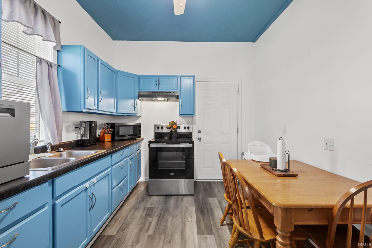 Listing Image 10