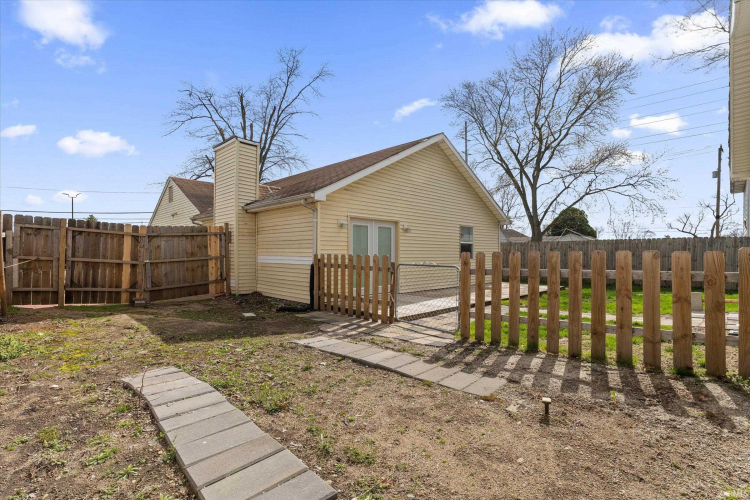 Listing Image 21