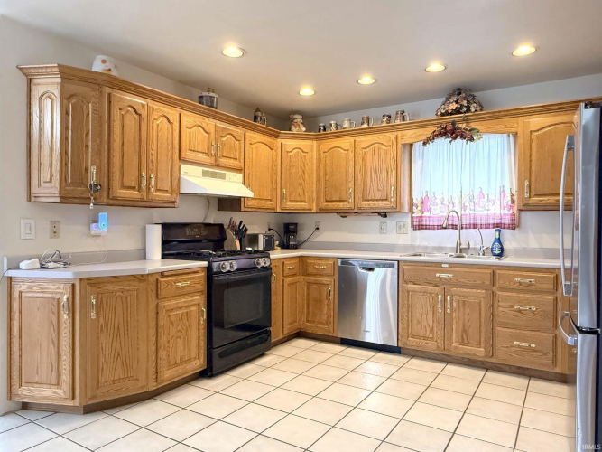 Listing Image 12