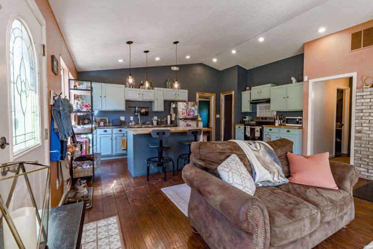 Listing Image 14