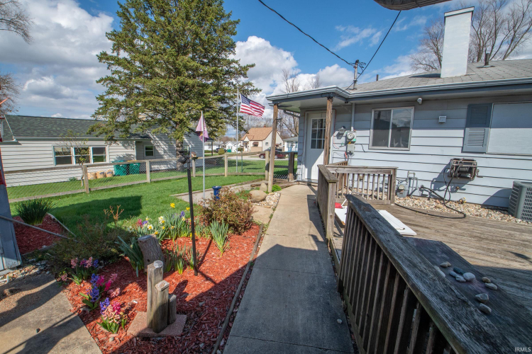Listing Image 12