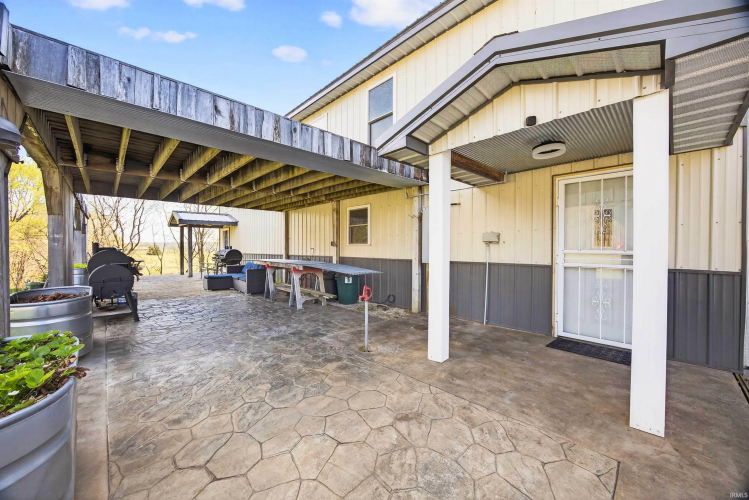 Listing Image 4