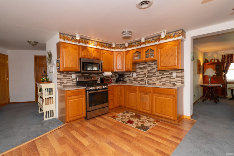 Listing Image 9