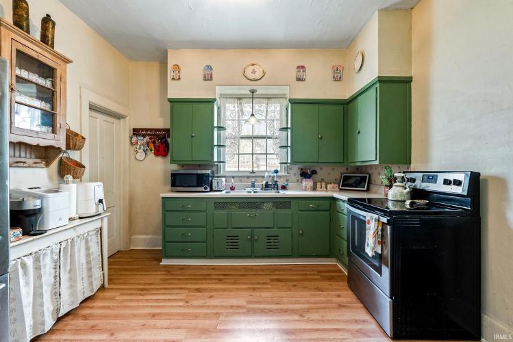 Listing Image 17
