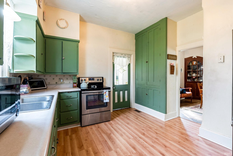 Listing Image 19