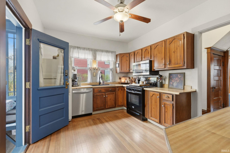 Listing Image 13