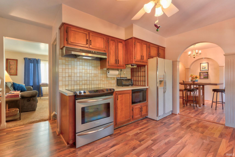 Listing Image 9