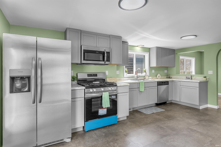 Listing Image 7