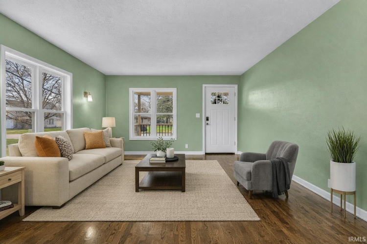 Listing Image 8