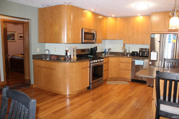 Listing Image 16