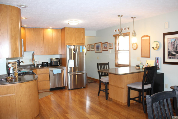 Listing Image 18