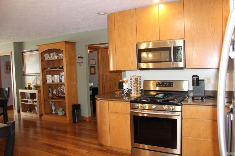 Listing Image 19