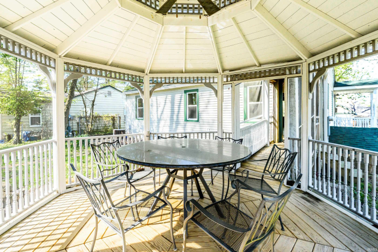 Listing Image 6