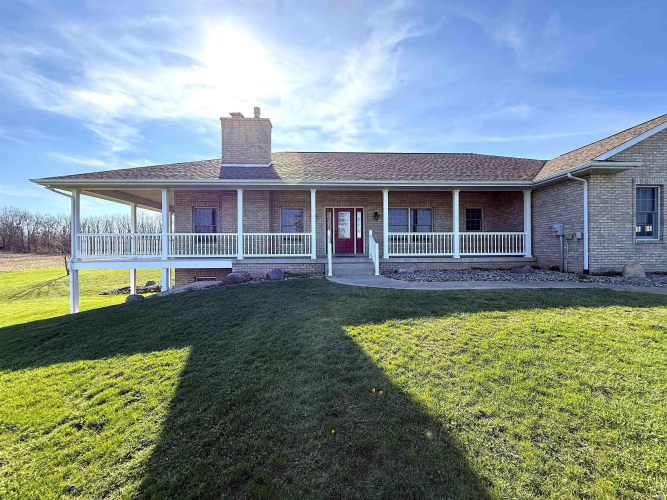 Listing Image 4