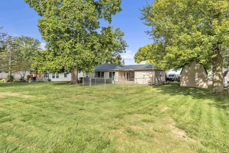 Listing Image 6