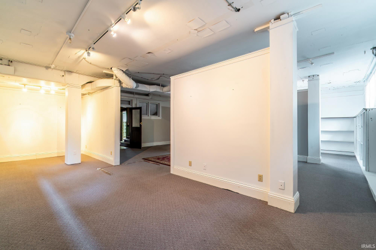 Listing Image 33