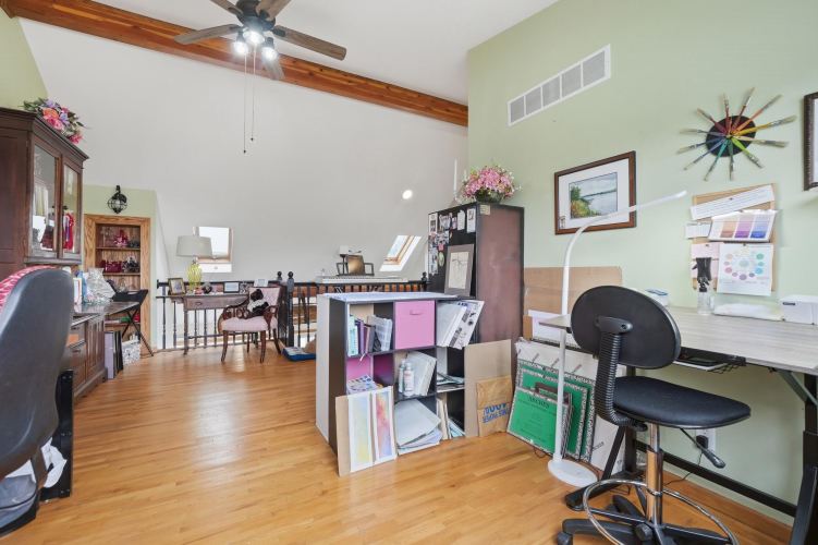 Listing Image 21