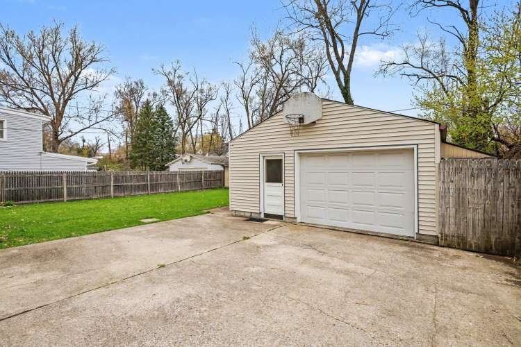 Listing Image 21