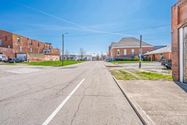 Listing Image 16