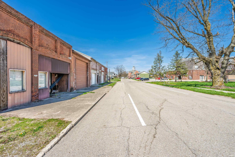 Listing Image 17