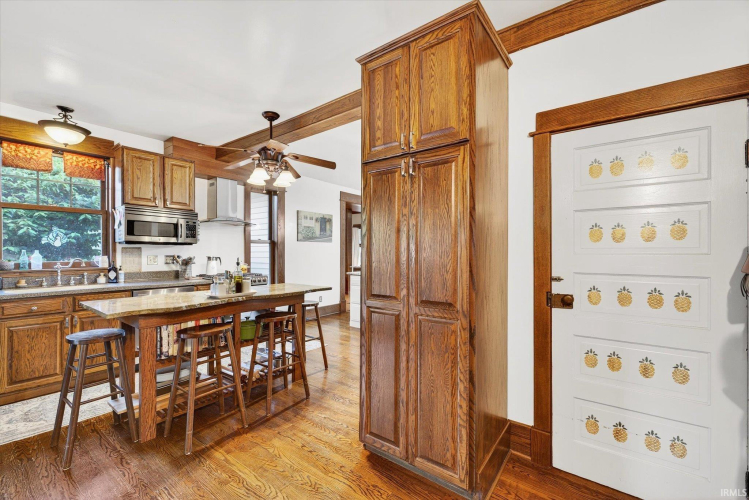 Listing Image 10