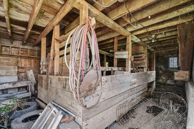 Listing Image 32