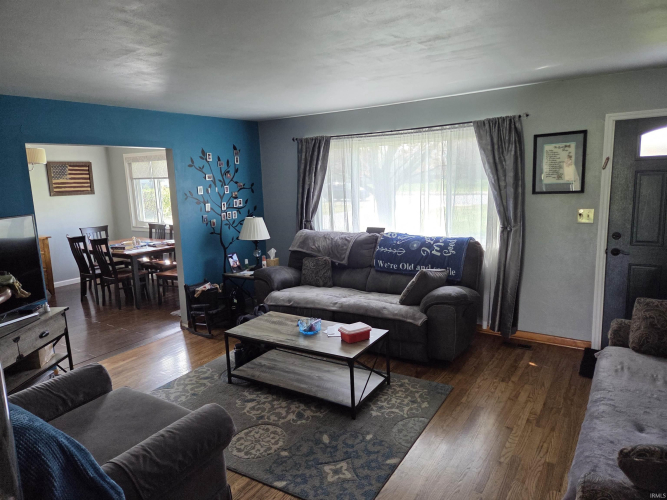 Listing Image 5