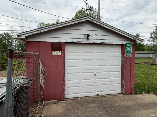 Listing Image 3