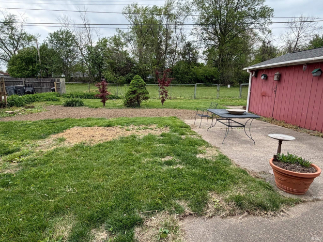 Listing Image 4