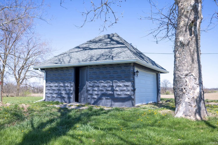 Listing Image 36