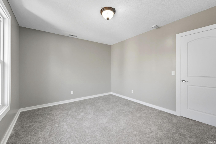 Listing Image 27