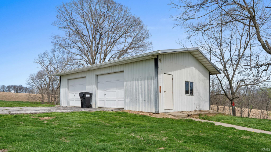 Listing Image 6