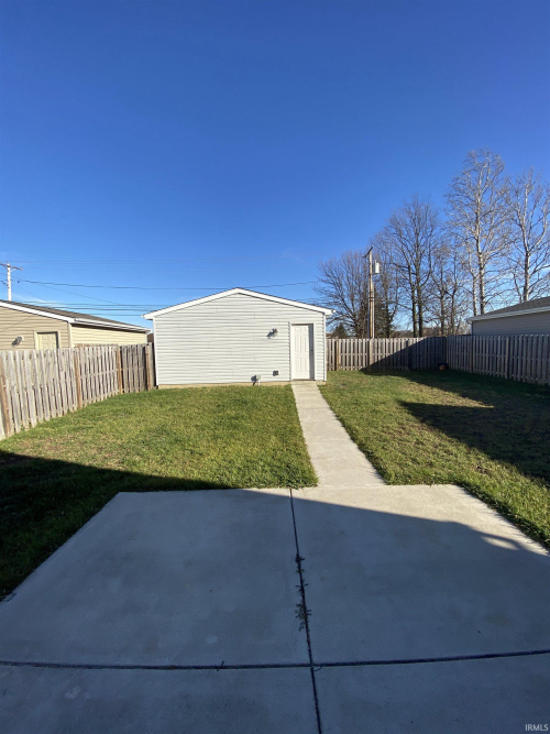 Listing Image 11