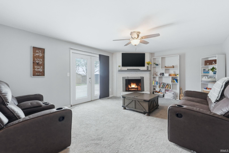 Listing Image 11