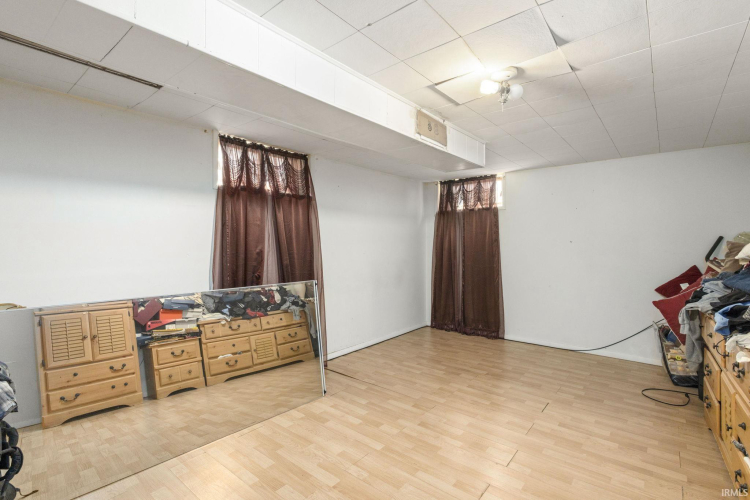 Listing Image 27