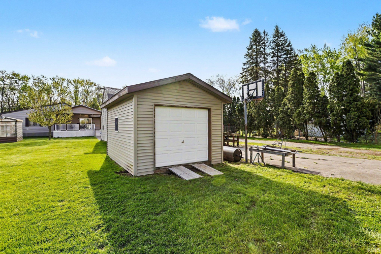 Listing Image 11