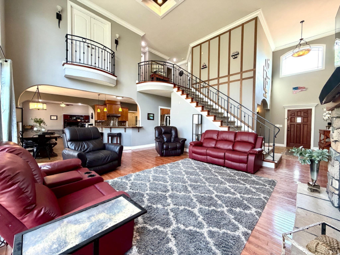 Listing Image 10