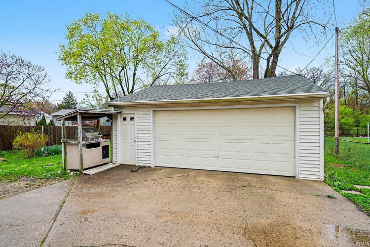 Listing Image 23