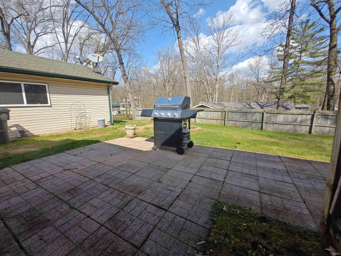 Listing Image 12